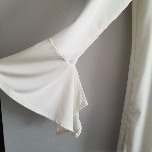 Chico's Travelers V neck Flutter Sleeve Ivory Top Size 0 - Picture 5 of 10